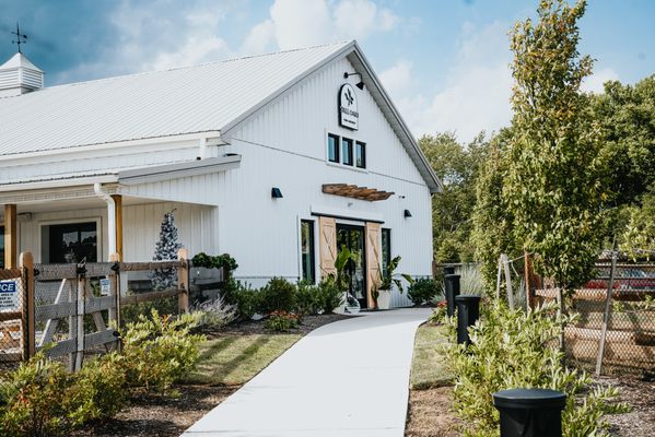 Tall Oaks Farm + Brewery hero